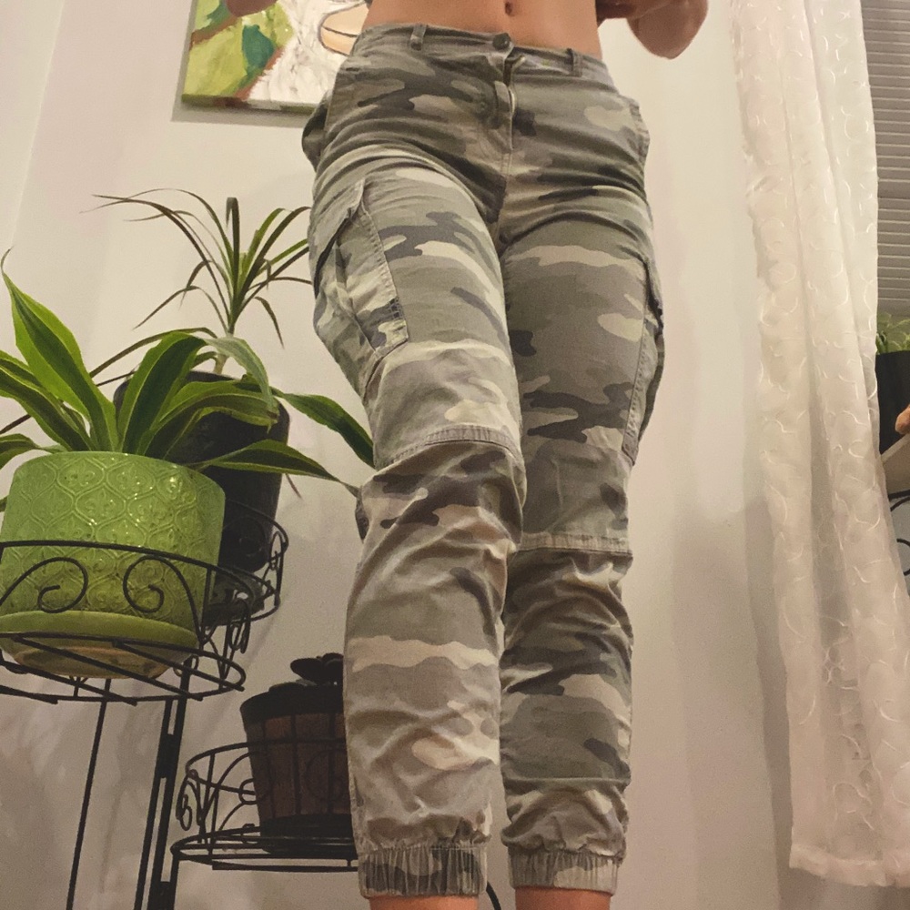 America Eagle army cargo pants